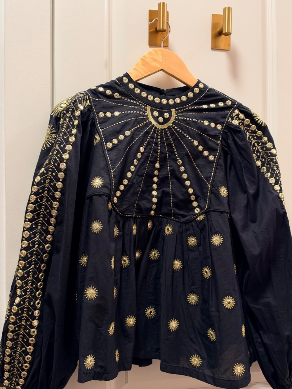 Farm Rio Embroidered Top Blouse - Picture 2 of 4
